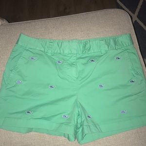 Green Vineyard Vines shorts